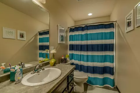 3225 Tyndale Cir, Bismarck, ND 58503 photo 27
