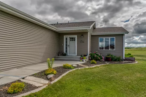 3225 Tyndale Cir, Bismarck, ND 58503 photo 46
