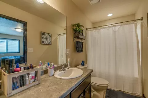 3225 Tyndale Cir, Bismarck, ND 58503 photo 25