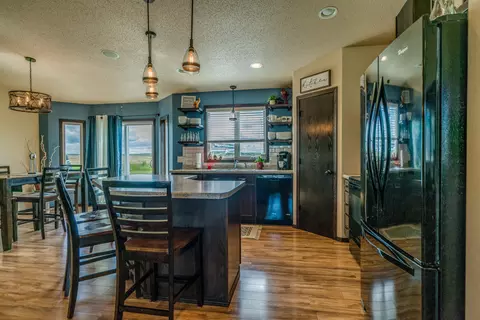 3225 Tyndale Cir, Bismarck, ND 58503 photo 6