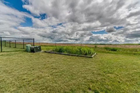3225 Tyndale Cir, Bismarck, ND 58503 photo 42