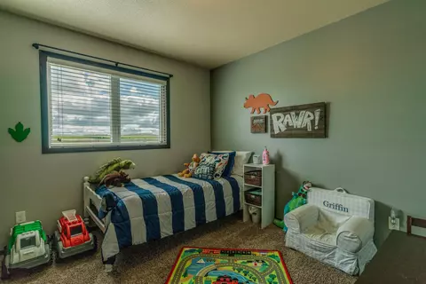 3225 Tyndale Cir, Bismarck, ND 58503 photo 21