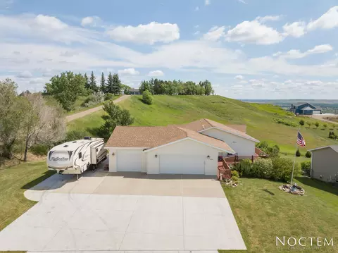 3024 Hillside Rd, Mandan, ND 58554 photo 2