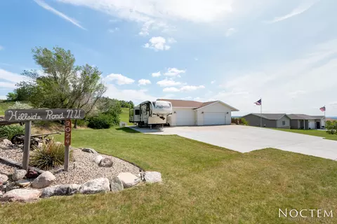 3024 Hillside Rd, Mandan, ND 58554 photo 5