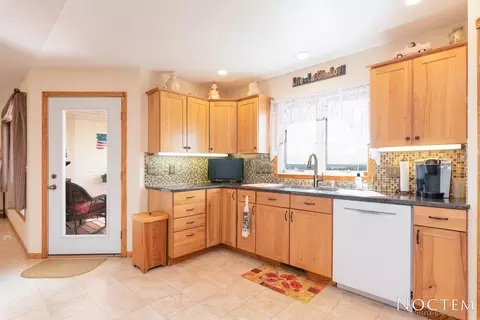 3024 Hillside Rd, Mandan, ND 58554 photo 12