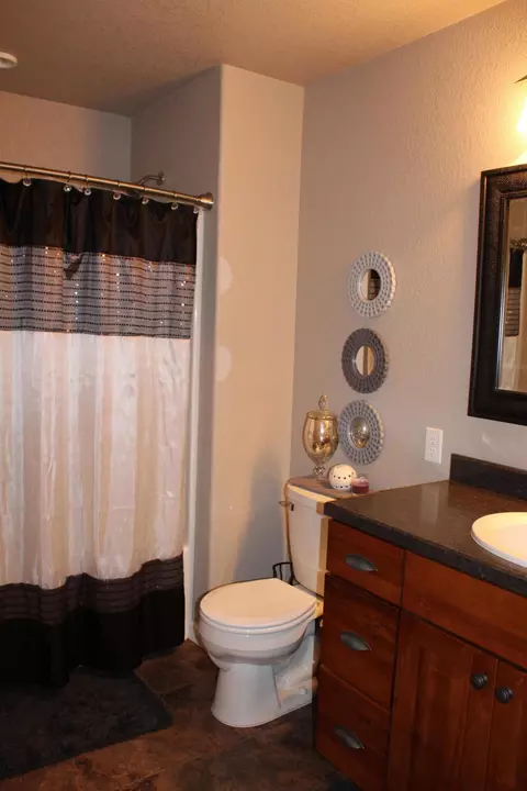 513 Pumice Loop, Bismarck, ND 58503 photo 11