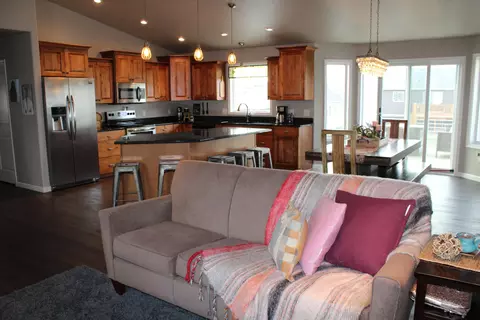513 Pumice Loop, Bismarck, ND 58503 photo 8