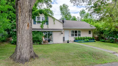 411 Bell St, Bismarck, ND 58501 photo 1