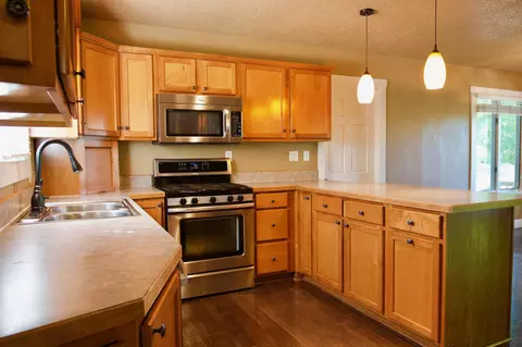 418 River Rd, Bismarck, ND 58504 photo 4