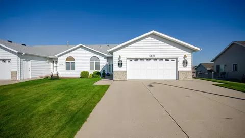 3907 Normandy St, Bismarck, ND 58503 photo 1