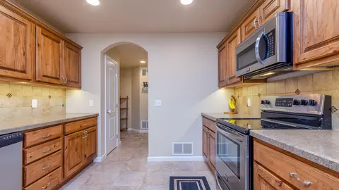 800 Compass Ln, Bismarck, ND 58504 photo 7
