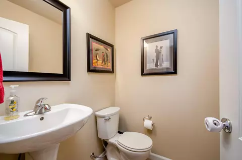 800 Compass Ln, Bismarck, ND 58504 photo 9