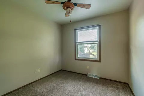612 Meadow Ln, Bismarck, ND 58504 photo 7