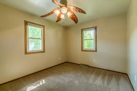 612 Meadow Ln, Bismarck, ND 58504 photo 11