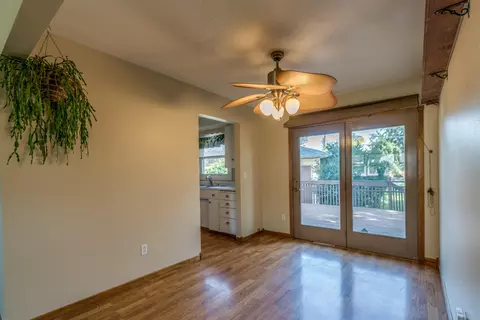 612 Meadow Ln, Bismarck, ND 58504 photo 1