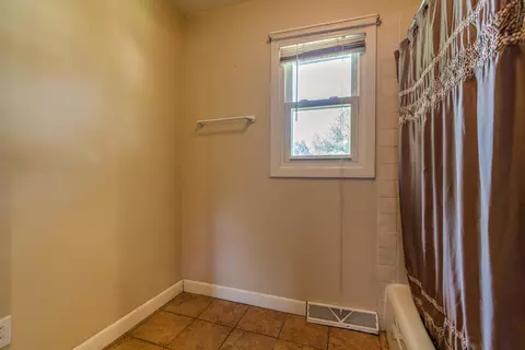 612 Meadow Ln, Bismarck, ND 58504 photo 14