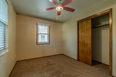 612 Meadow Ln, Bismarck, ND 58504 photo 10