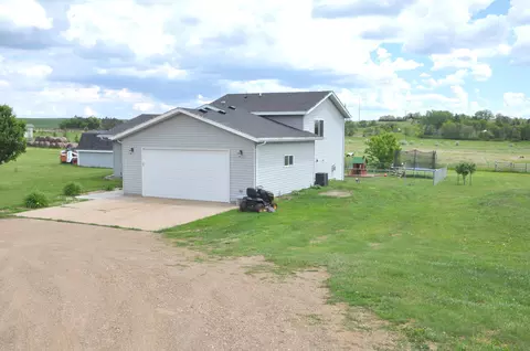 3730 W Meadows Dr N, Mandan, ND 58554 photo 40