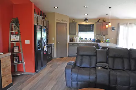 3730 W Meadows Dr N, Mandan, ND 58554 photo 9