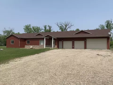 5728 Olive Tree Dr, Bismarck, ND 58503 photo 2