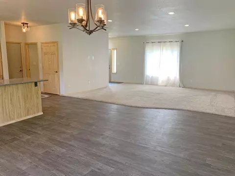 5728 Olive Tree Dr, Bismarck, ND 58503 photo 14