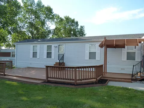 4226 Claridge Loop, Bismarck, ND 58503 photo 2