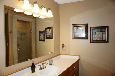 7455 Chestnut Dr, Bismarck, ND 58504 photo 13