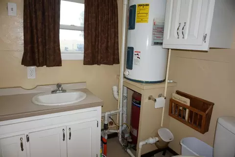 7455 Chestnut Dr, Bismarck, ND 58504 photo 32