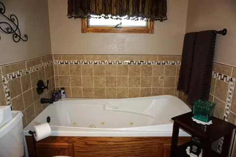 7455 Chestnut Dr, Bismarck, ND 58504 photo 17