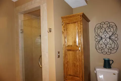 7455 Chestnut Dr, Bismarck, ND 58504 photo 14