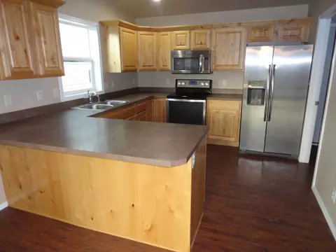 5009 37th Ave NW, Mandan, ND 58554 photo 4