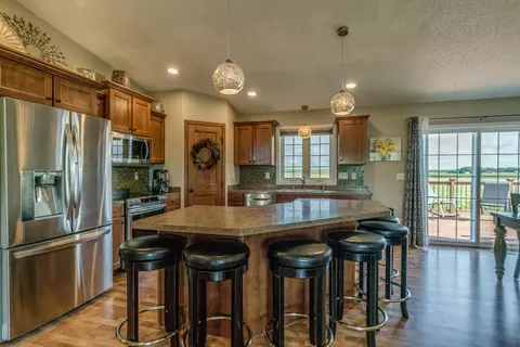 7620 Limestone Ln, Bismarck, ND 58503 photo 12