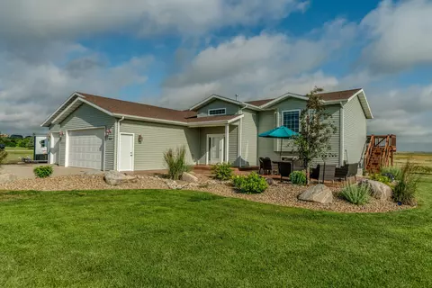7620 Limestone Ln, Bismarck, ND 58503 photo 45
