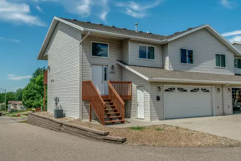1083 E Turnpike Ave, Bismarck, ND 58501 photo 1