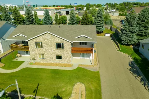 1083 E Turnpike Ave, Bismarck, ND 58501 photo 2