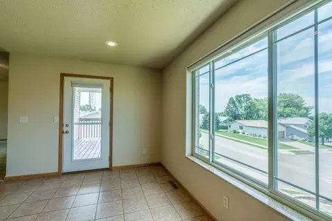 1083 E Turnpike Ave, Bismarck, ND 58501 photo 7