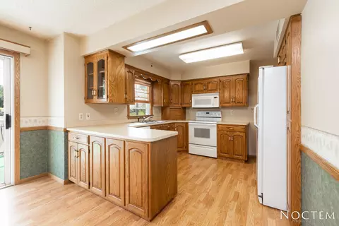 703 14th St NW, Mandan, ND 58554 photo 8