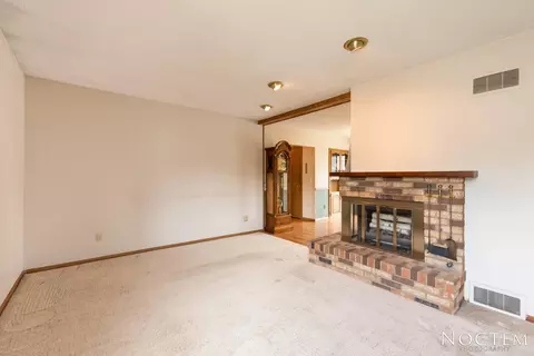703 14th St NW, Mandan, ND 58554 photo 5