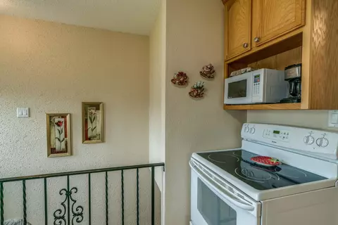 535 Sunset Pl, Bismarck, ND 58504 photo 9