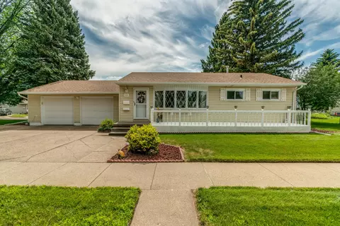 535 Sunset Pl, Bismarck, ND 58504 photo 1
