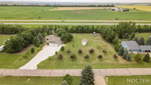 9410 Plainview Dr, Bismarck, ND 58503 photo 16