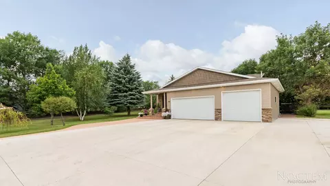 9410 Plainview Dr, Bismarck, ND 58503 photo 51
