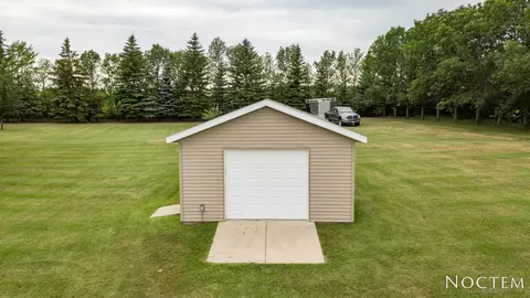 9410 Plainview Dr, Bismarck, ND 58503 photo 9