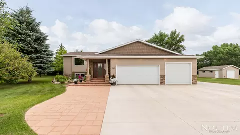 9410 Plainview Dr, Bismarck, ND 58503 photo 52