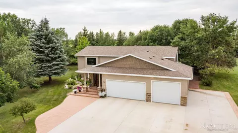 9410 Plainview Dr, Bismarck, ND 58503 photo 5
