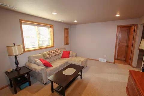 4512 Boulder Ridge Rd, Bismarck, ND 58503 photo 27