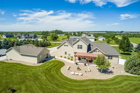 3523 Bottom Rd, Bismarck, ND 58504 photo 3