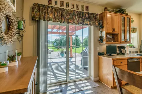 3523 Bottom Rd, Bismarck, ND 58504 photo 9