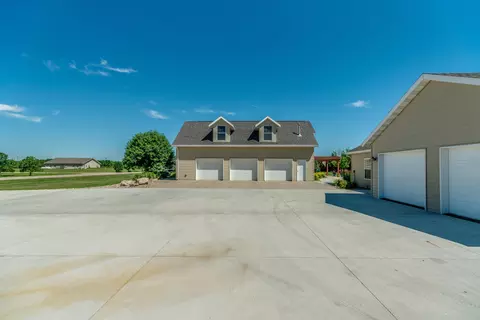 3523 Bottom Rd, Bismarck, ND 58504 photo 73