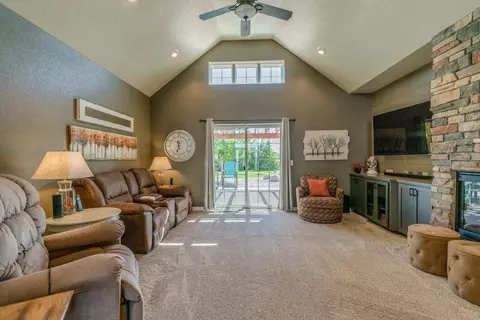 3523 Bottom Rd, Bismarck, ND 58504 photo 6
